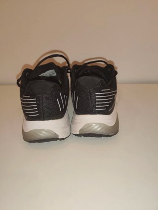 Zapatillas Joma Running Negras y Blancas