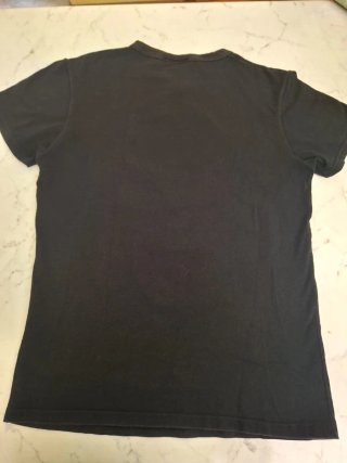 T-shirt nera People Light me up vintage