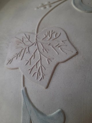 Plafoniera decorata con foglie