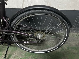 Bicicleta de paseo con cesta