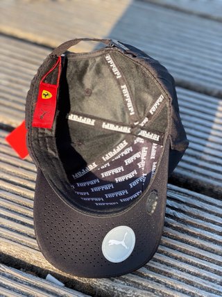 Gorra Ferrari Negra