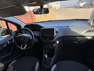 Peugeot 208 2015