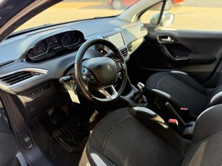 Peugeot 208 2015