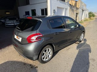 Peugeot 208 2015