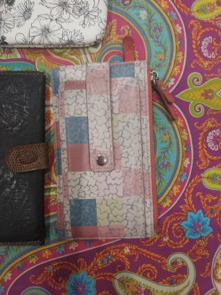 Bolso bandolera y 2 carteras