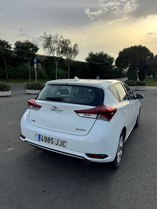 Toyota Auris 2015