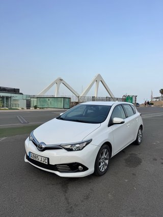 Toyota Auris 2015