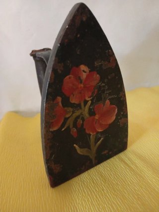 Plancha antigua de hierro pequeña 15x11cm