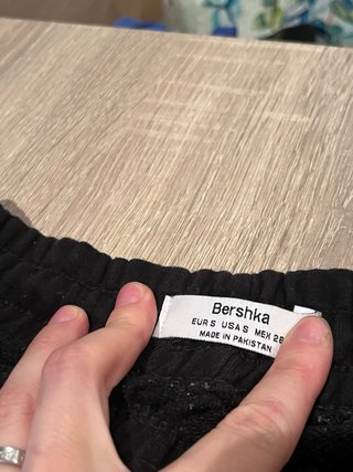 Pantalón cargo Bershka negro Talla S