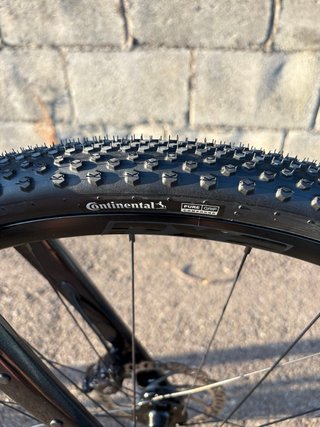 Bicicleta Gravel Giant Revolt Advanced 2 (L)