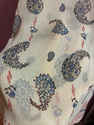 Top gasa estampado paisley
