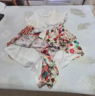 Mono corto Bonabella floral blanco