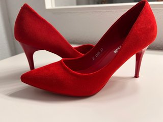 Tacones rojos en perfecto estado