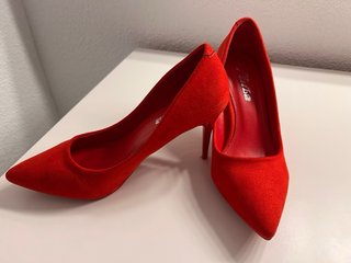 Tacones rojos en perfecto estado