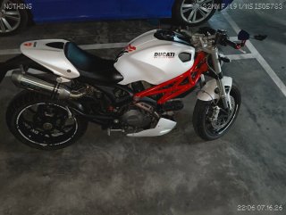 Ducati Monster 796 Blanca y Roja