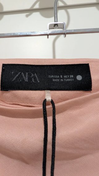 Falda larga rosa satinada sin estrenar