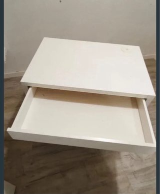 Escritorio blanco con cajon