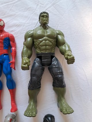 Lote 6 Figuras 30 cm • Marvel Titan Hero