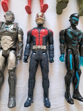 Lote 6 Figuras 30 cm • Marvel Titan Hero