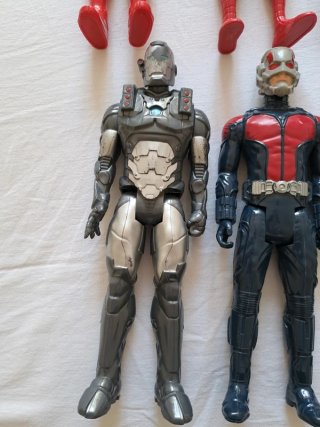 Lote 6 Figuras 30 cm • Marvel Titan Hero