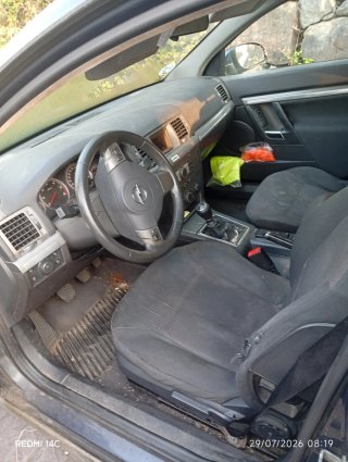 *Opel Vectra 2006