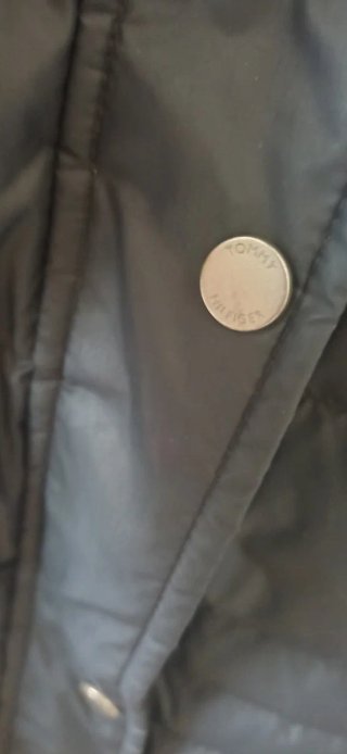 Abrigo plumífero Tommy Hilfiger negro