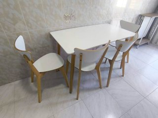 Mesa y 4 Sillas Comedor VS Cocina Ikea