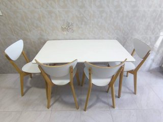 Mesa y 4 Sillas Comedor VS Cocina Ikea