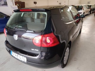 Volkswagen Golf 2004