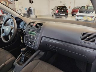 Volkswagen Golf 2004