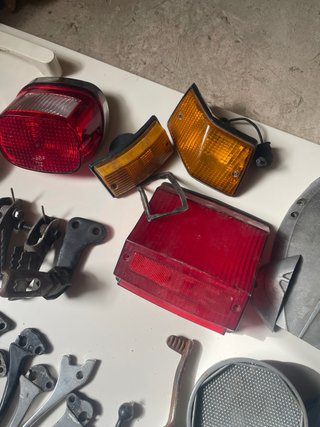 Piezas de moto clásica