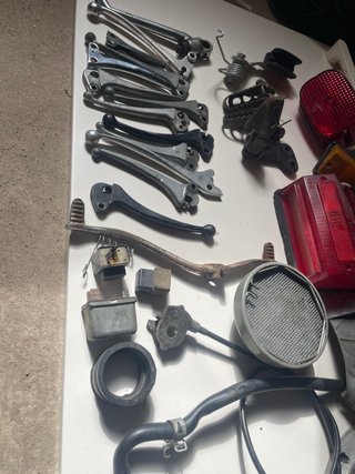 Piezas de moto clásica