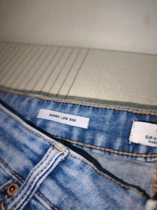 Vaqueros Bershka largos azules