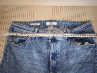 Vaqueros Bershka largos azules