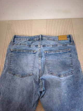 Vaqueros Bershka largos azules