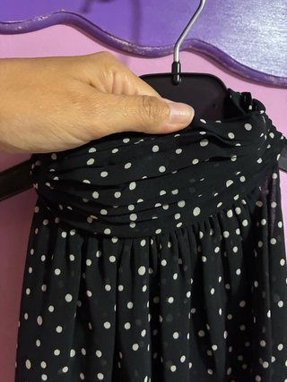 Top cuello alto negro lunares