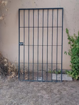 Reja de hierro para puerta