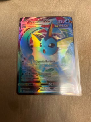 Carta Pokémon Vaporeon VMAX