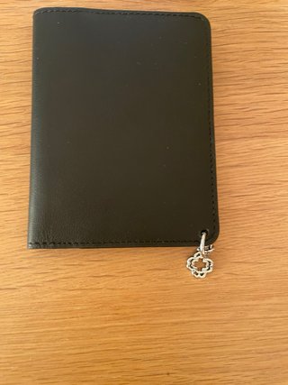 Funda pasaporte piel Maje nueva