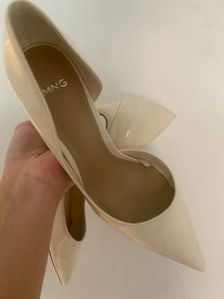 Zapatos de tacón beige