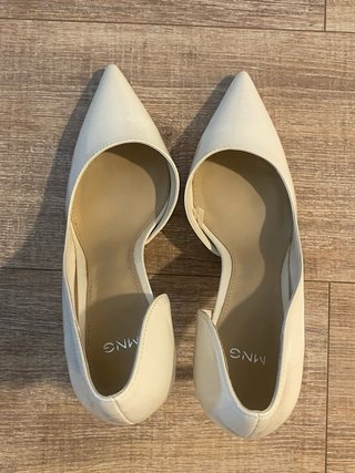 Zapatos de tacón beige