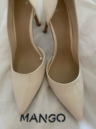 Zapatos de tacón beige