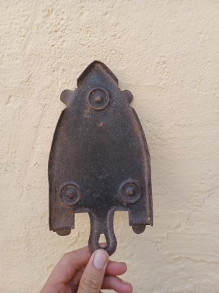 Plancha de hierro antigua