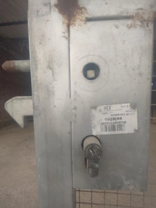 Puerta corredera de malla galvanizada