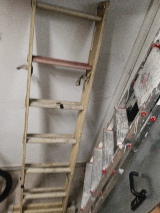 Escalera de tijera de fibra de 1,77 mts