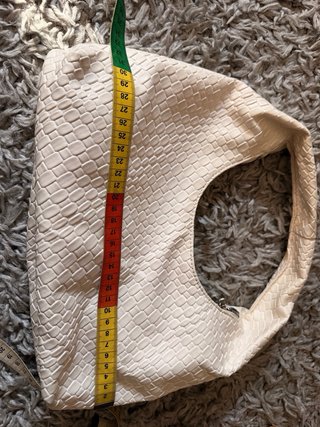 Borsa a spalla effetto coccodrillo panna