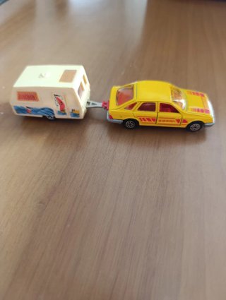 Majorette Ford Sierra y Caravana