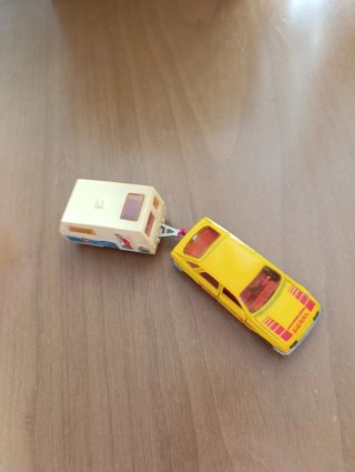Majorette Ford Sierra y Caravana