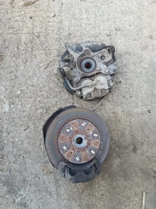 Buje y Pinza Mitsubishi Montero V60