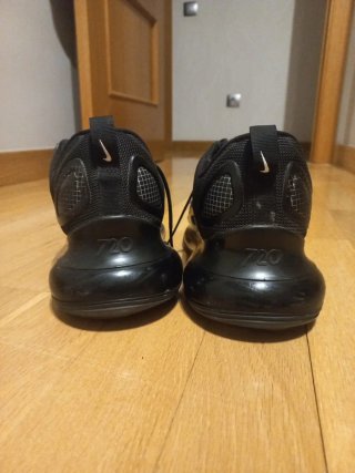 Nike Air Max 720 negras